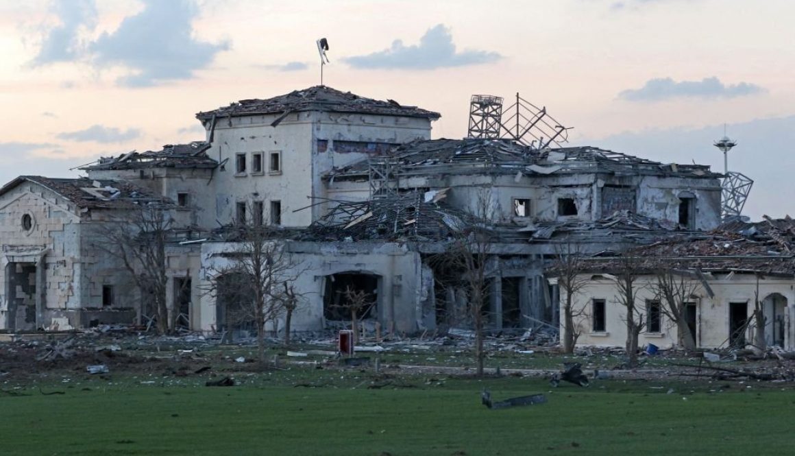 A general view shows a damaged mansion following an overnight attack in Arbil, the capital of the northern Iraqi Kurdish autonomous region, on March 13, 2022. - Iran claimed responsibility for a missile strike on the northern Iraqi city of Arbil, saying it targeted an Israeli "strategic centre" and warning of more attacks. (Photo by SAFIN HAMED / AFP) (Photo by SAFIN HAMED/AFP via Getty Images)