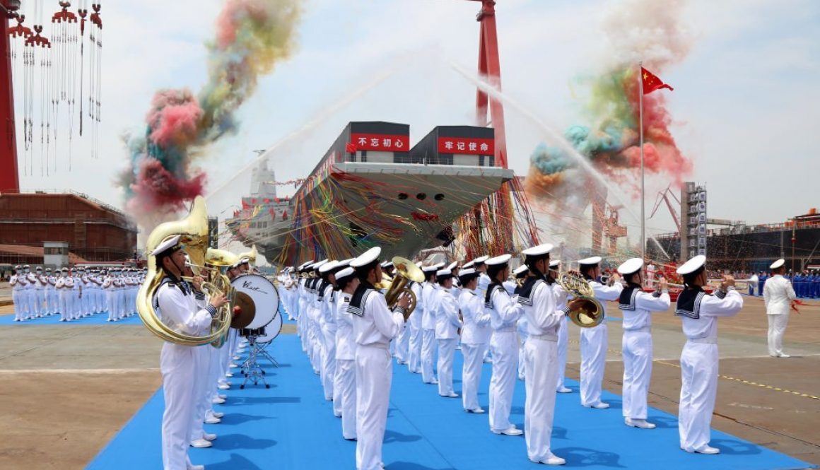 Pemandangan umum upacara peluncuran kapal induk ketiga China, Fujian, dinamai seperti Provinsi Fujian, di Jiangnan Shipyard, anak perusahaan China State Shipbuilding Corporation (CSSC), pada 17 Juni 2022 di Shanghai, China. (Foto oleh Li Tang/VCG via Getty Images)