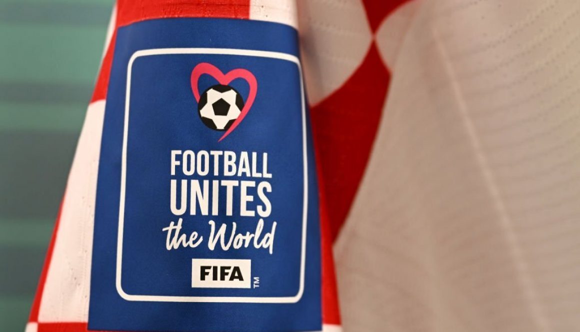 Logo Football Unites the World terlihat di baju pemain Kroasia di ruang ganti sebelum Piala Dunia FIFA Qatar 2022 di Al Khor, Qatar. (Foto oleh Michael Regan - FIFA/FIFA via Getty Images)