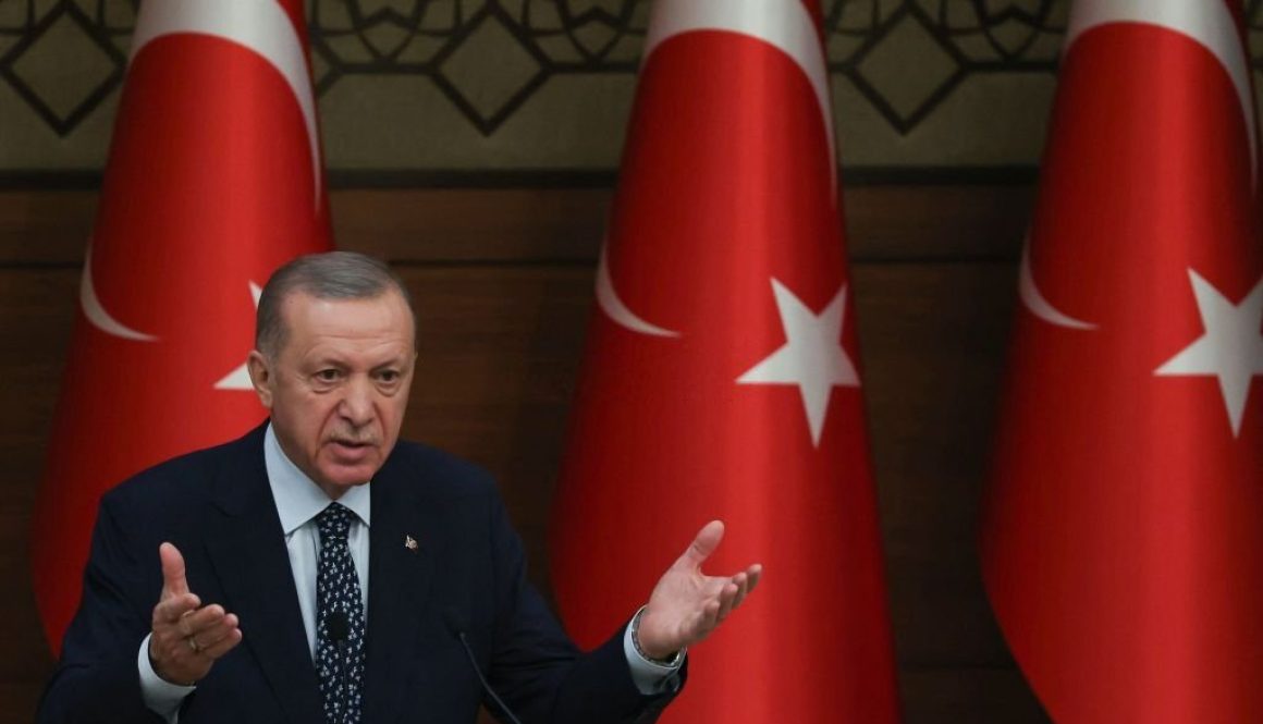 Presiden Turki Recep Tayyip Erdogan menyampaikan pidato pada Konferensi Ombudsman Internasional di kompleks kepresidenan di Ankara, Turki, pada 11 Januari 2023 (Foto oleh ADEM ALTAN/AFP via Getty Images)