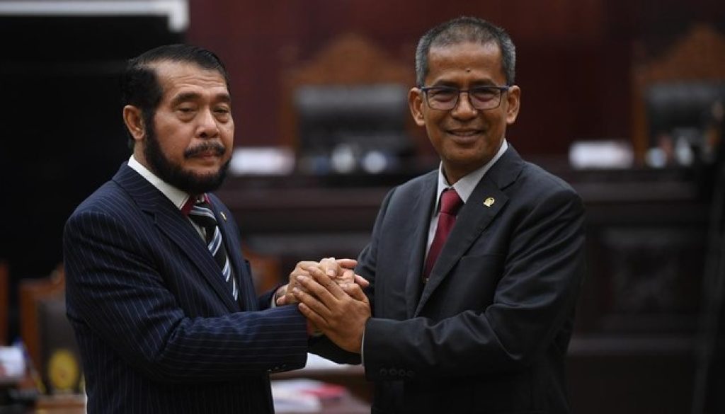 Anwar Usman dan Saldi Isra terpilih sebagai ketua dan wakil ketua Mahkamah Konstitusi. ANTARA FOTO/AKBAR NUGROHO GUMAY