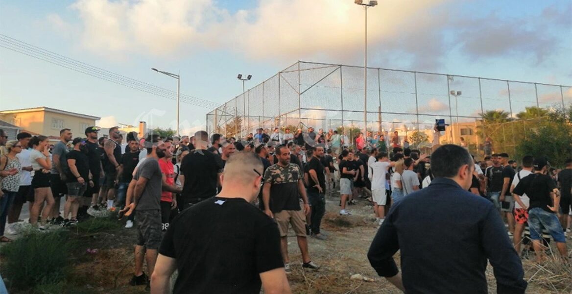 Greek Cypriot residents of the village of Chloraka and other areas in the Paphos province of Cyprus tried to take the law into their own hands yesterday, protesting the presence of illegal migrants who continually create problems and have ghettoised the settlement.