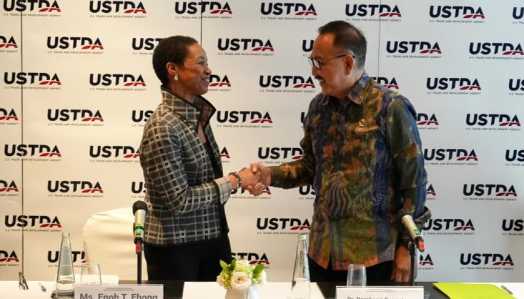 United States Trade and Development Agency (USTDA) Director Enoh T. Ebong and Nusantara National Capital Authority (OIKN) Chairman Bambang Susantono in a press conference in Jakarta on Thursday, March 7, 2024. (Photo: State Dept. / Rifky Suryadinata)