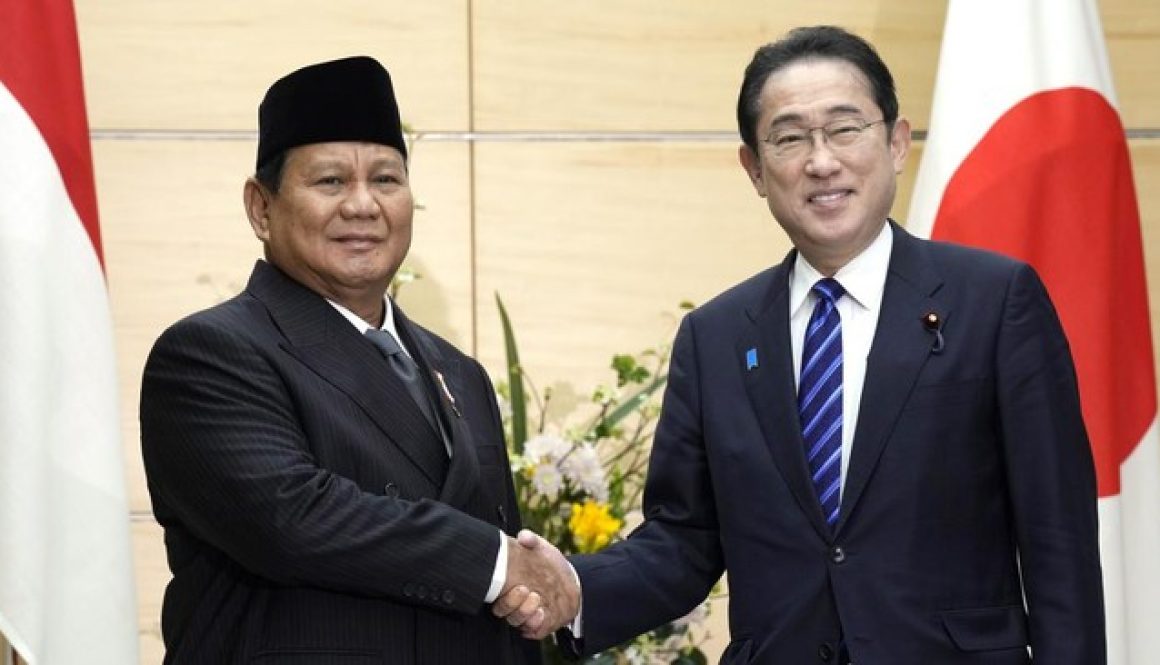 Pertemuan Prabowo Subianto dengan Perdana Menteri Jepang Fumio Kishida. Foto: AP/Eugene Hoshiko