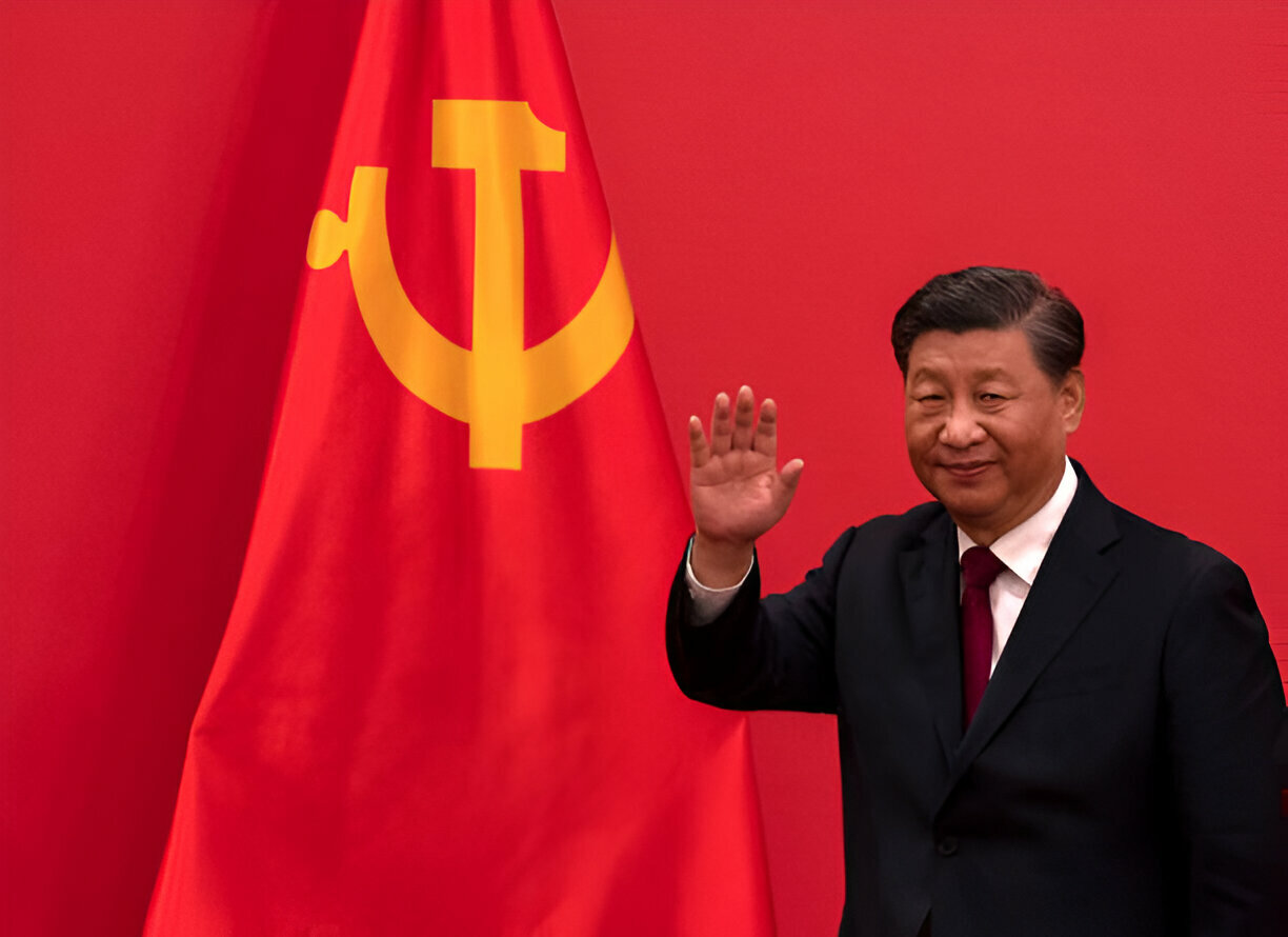 BEIJING, CHINA - OCTOBER 23: General Secretary and Chinese President, Xi Jinping waves as he leaves after speaking at a press event with members of the new Standing Committee of the Political Bureau of the Communist Party of China and Chinese and Foreign journalists at The Great Hall of People on October 23, 2022 in Beijing, China. (Photo by Kevin Frayer/Getty Images)