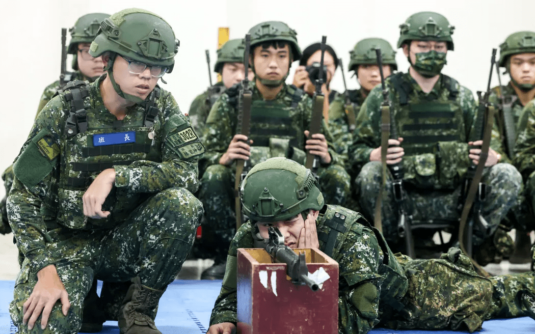 Taiwanese Soldiers In Marksmanship Training